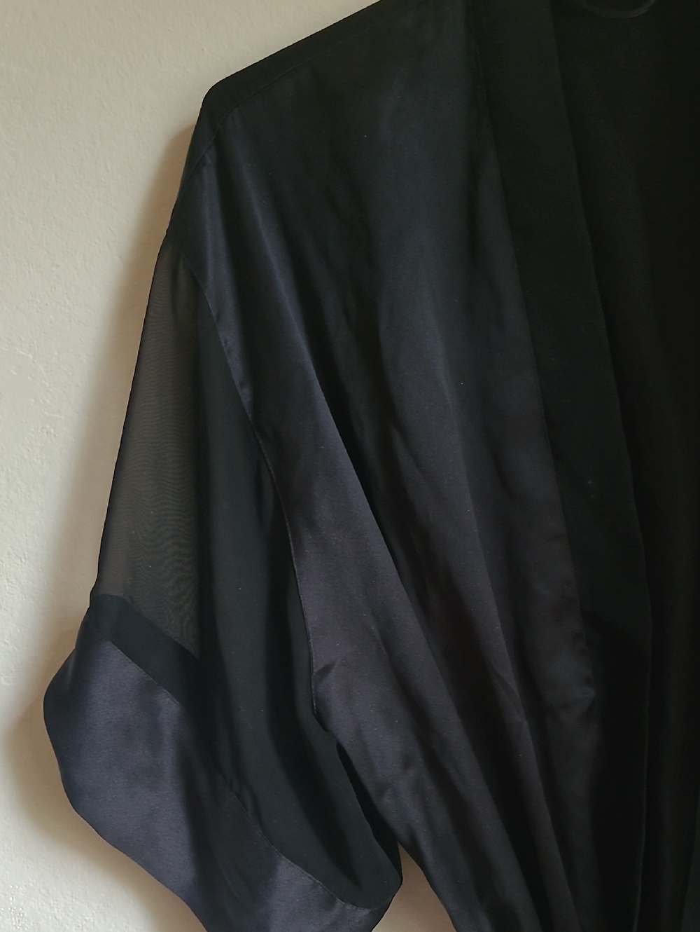 Women's Robe - Picture 3 of 7